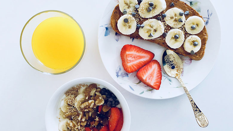 Ejemplo de desayuno para ayudar al deportista a comer mejor  