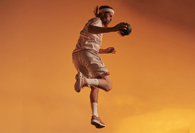 Handball-step-on-mars